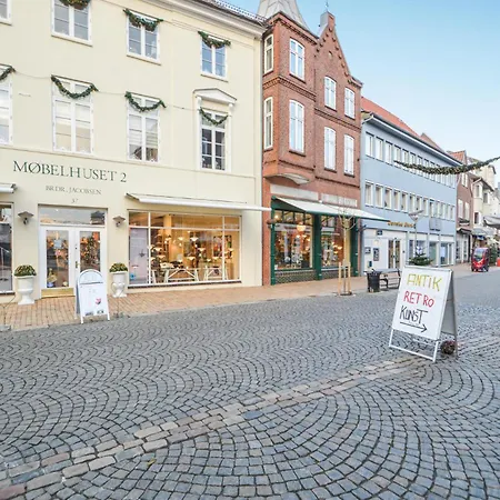 3 Bedroom Stunning In トゥナー